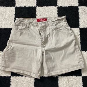 Levi’s Ecru denim shorts